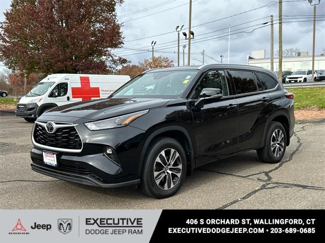 used 2022 Toyota Highlander car, priced at $36,594