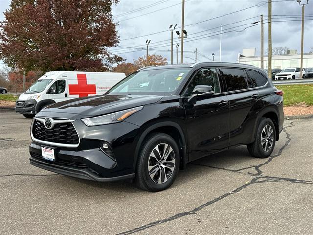 used 2022 Toyota Highlander car, priced at $36,932