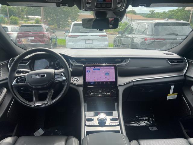 new 2025 Jeep Grand Cherokee car, priced at $59,693