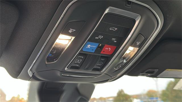 new 2025 Jeep Grand Cherokee car, priced at $41,325