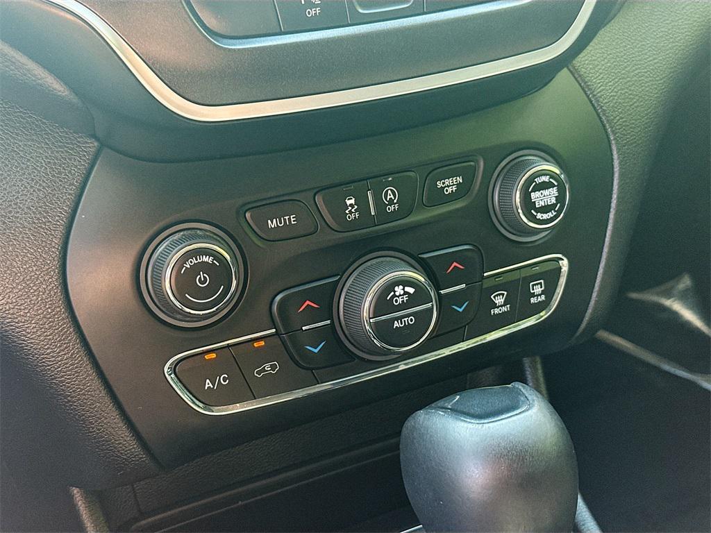 used 2019 Jeep Cherokee car, priced at $16,990