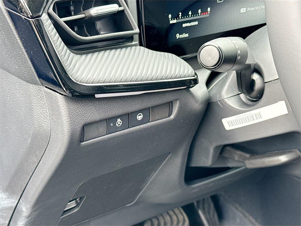 new 2025 Nissan Kicks car, priced at $29,987