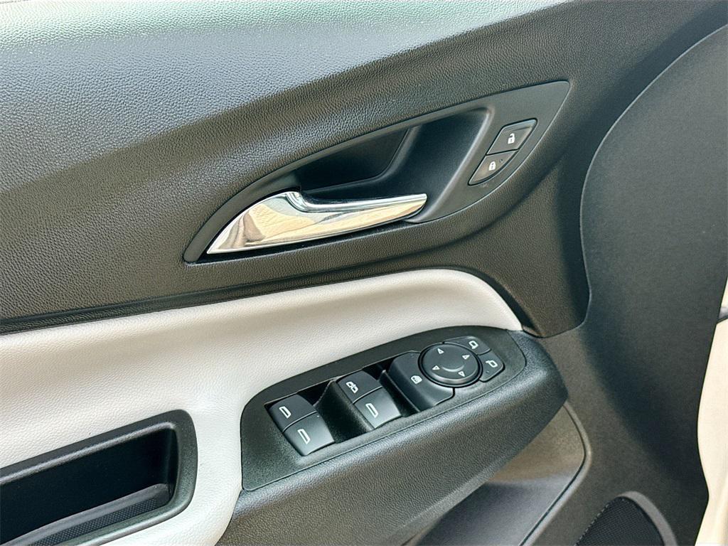 used 2021 Chevrolet Equinox car, priced at $16,974