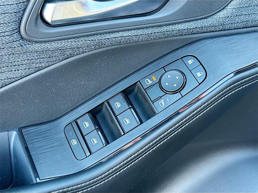 used 2023 Nissan Rogue car, priced at $24,967