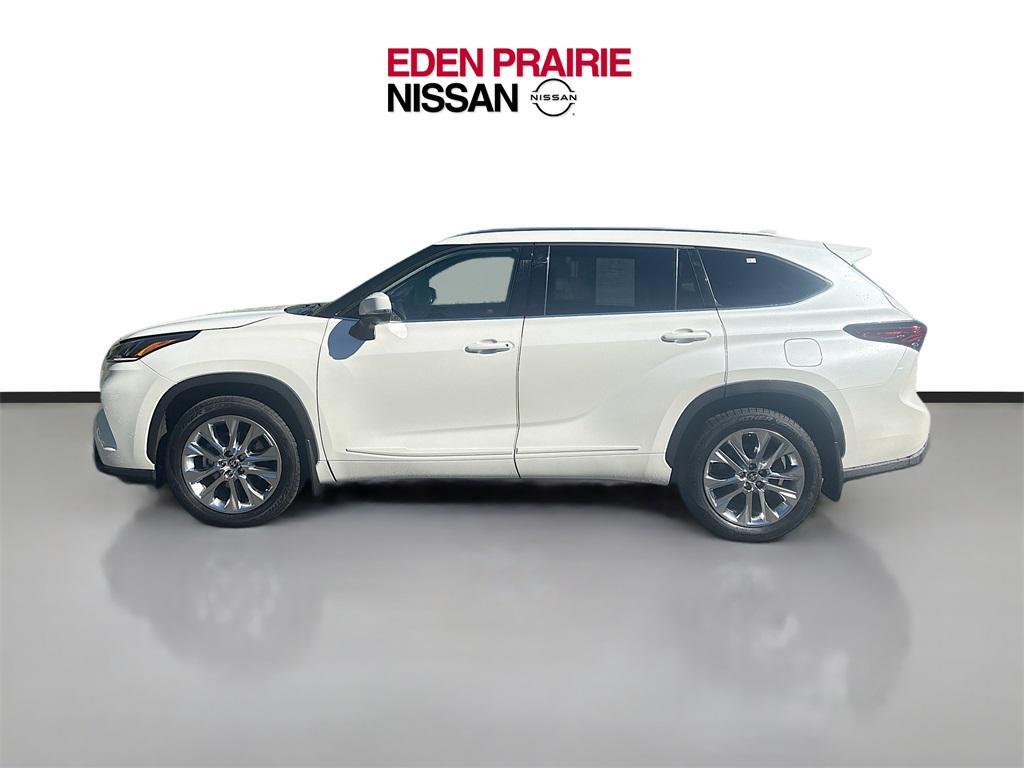 used 2020 Toyota Highlander car, priced at $34,627