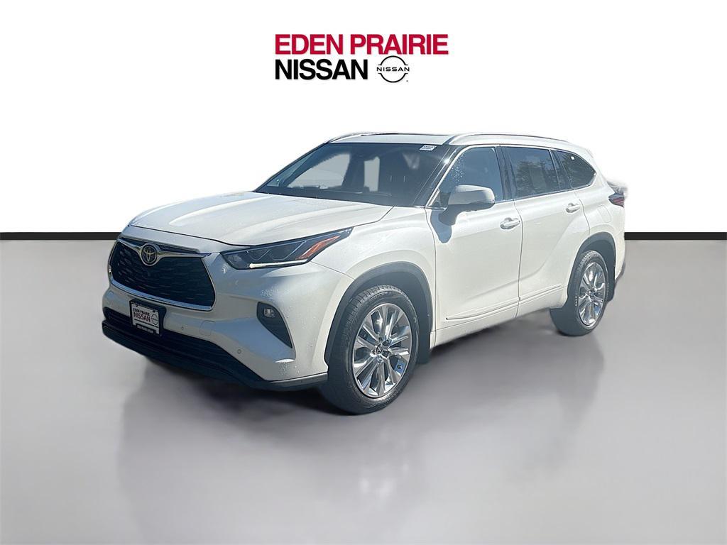 used 2020 Toyota Highlander car, priced at $34,627