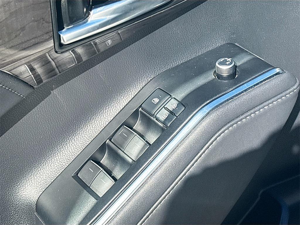used 2020 Toyota Highlander car, priced at $34,627