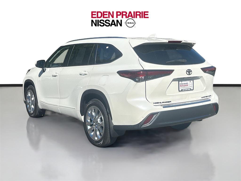 used 2020 Toyota Highlander car, priced at $34,627