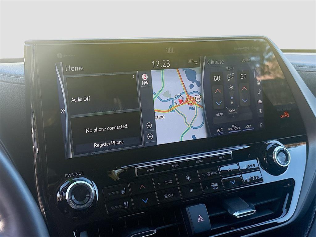 used 2020 Toyota Highlander car, priced at $34,627