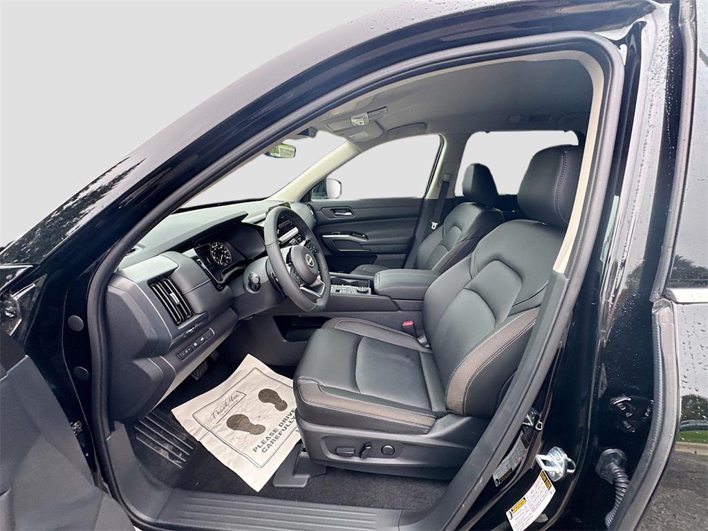 new 2025 Nissan Pathfinder car, priced at $38,415