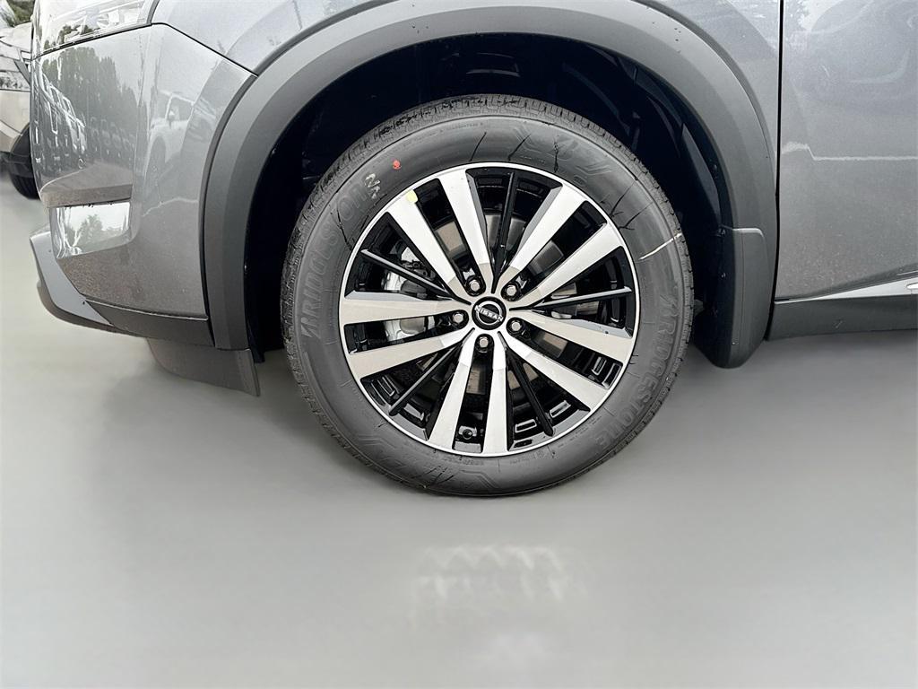 new 2025 Nissan Pathfinder car, priced at $45,345