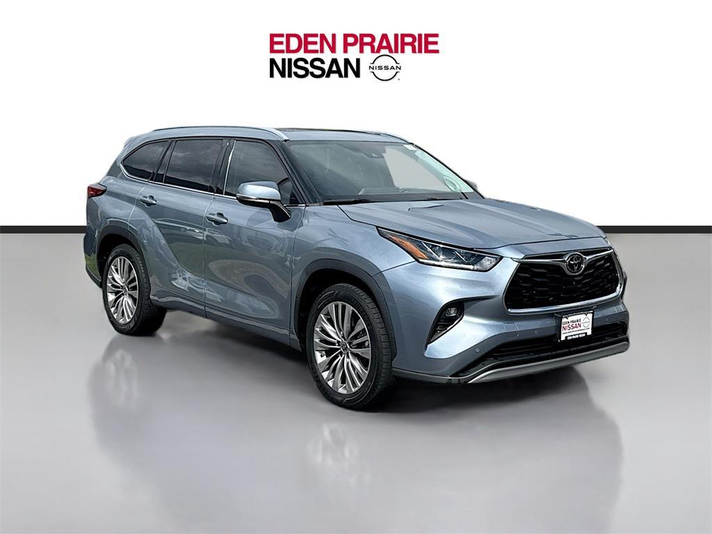 used 2021 Toyota Highlander car, priced at $30,990