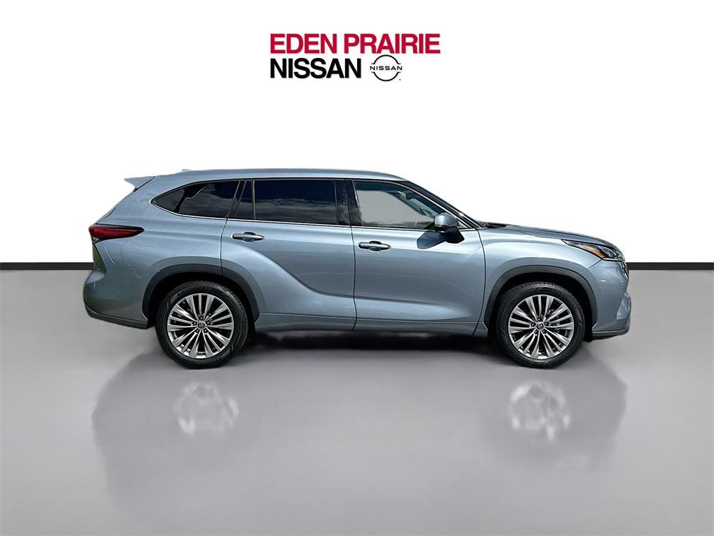 used 2021 Toyota Highlander car, priced at $30,990