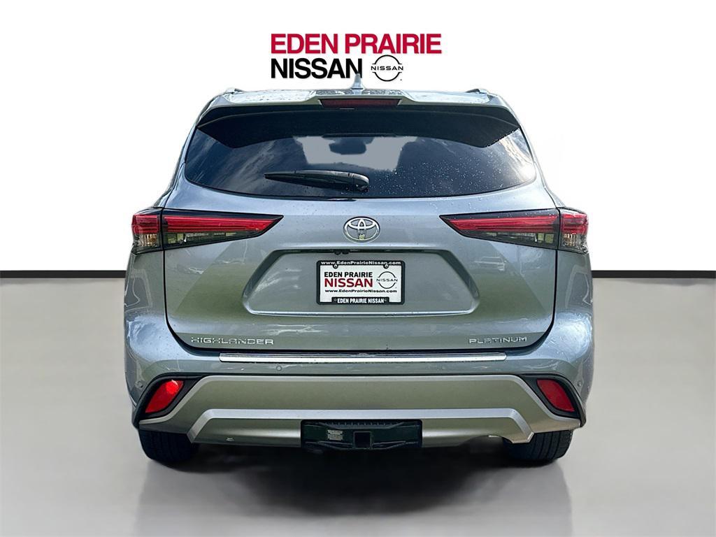 used 2021 Toyota Highlander car, priced at $30,990