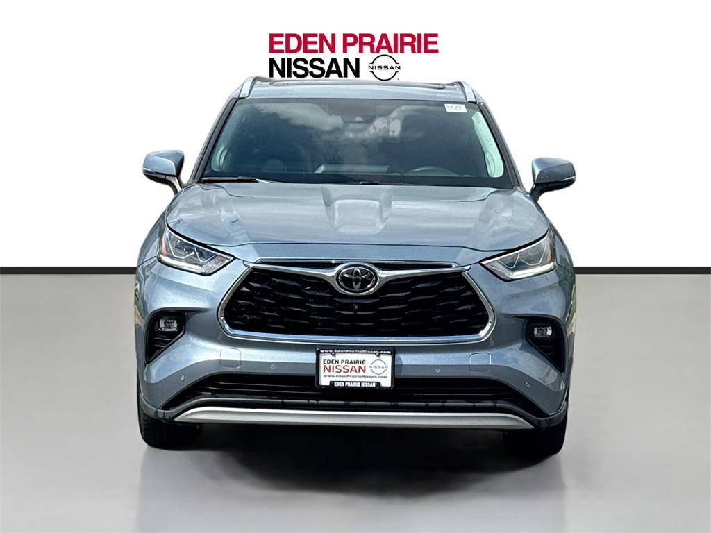 used 2021 Toyota Highlander car, priced at $30,990