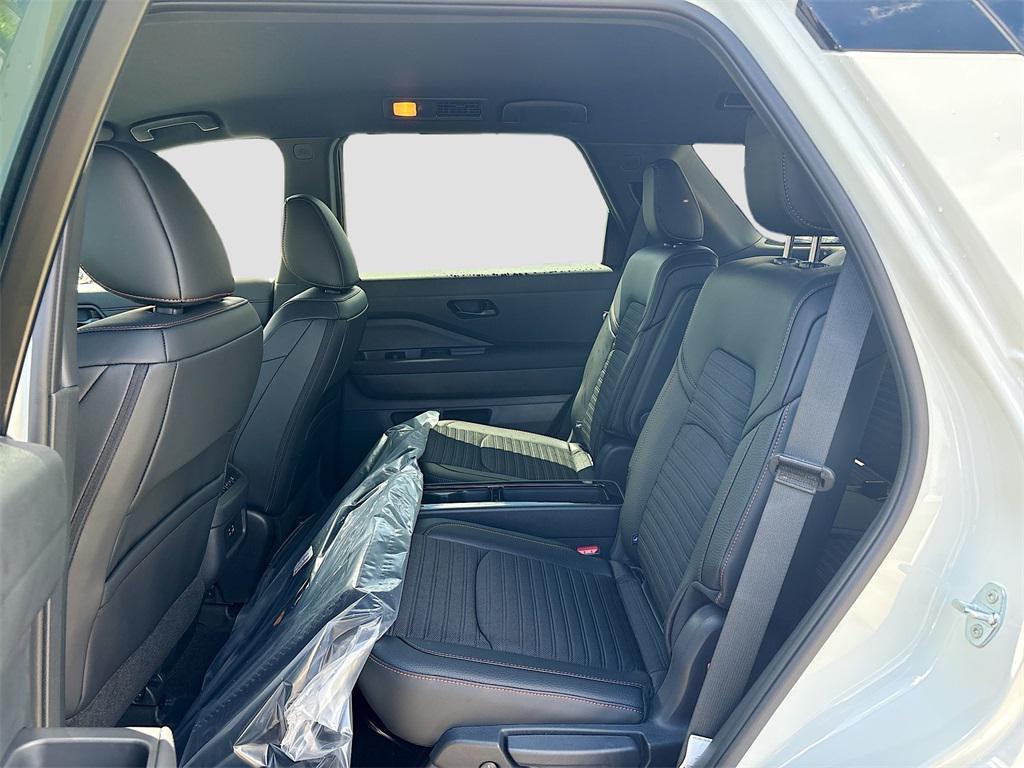 new 2025 Nissan Pathfinder car, priced at $44,152