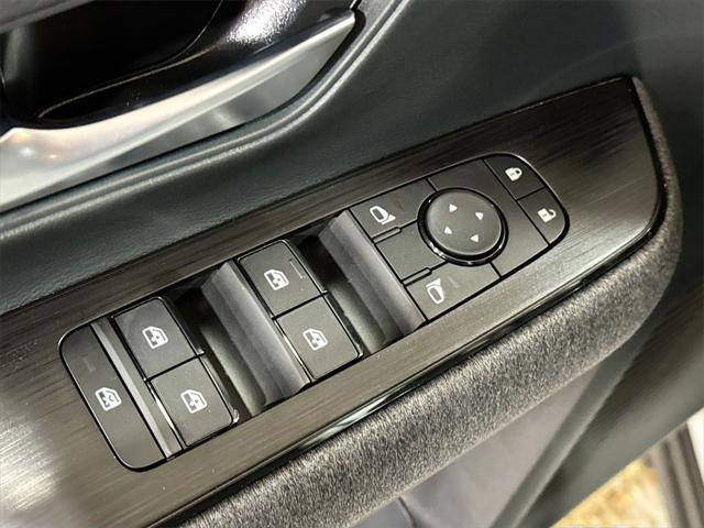 new 2025 Nissan Kicks car, priced at $29,106