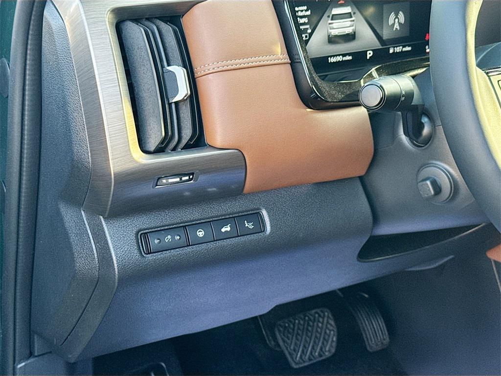 used 2024 Nissan Pathfinder car, priced at $39,997