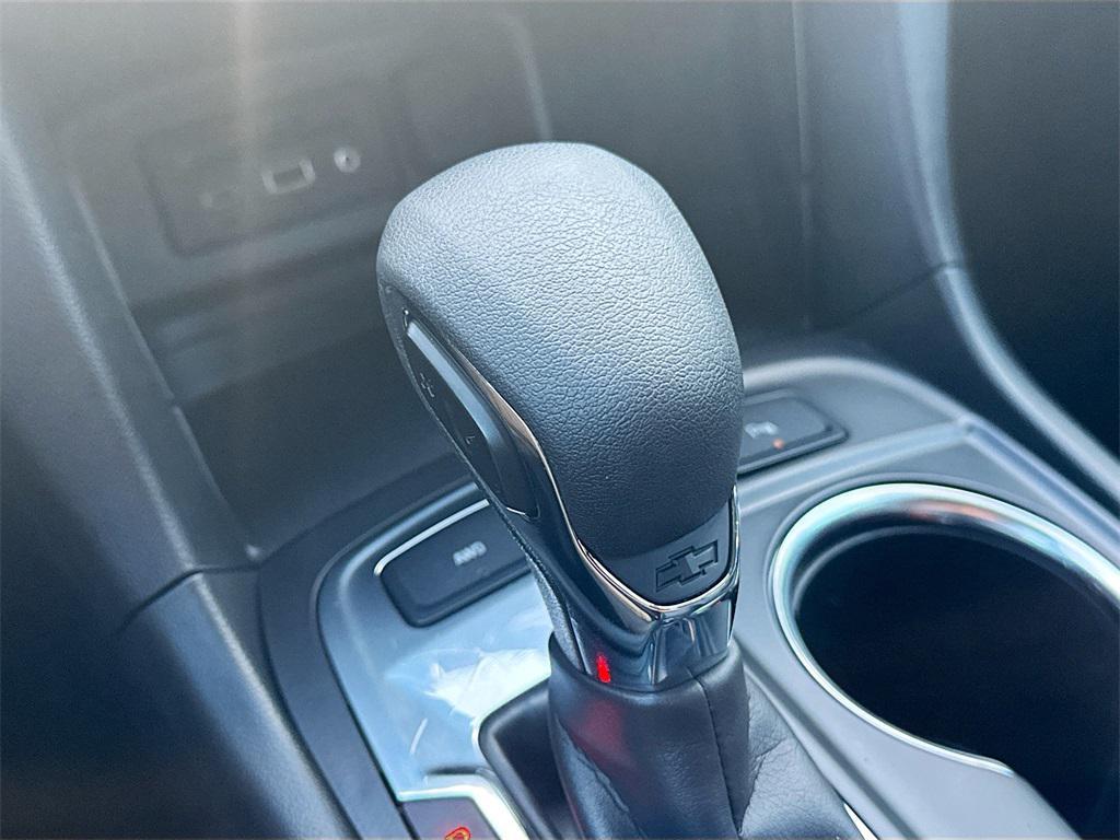 used 2024 Chevrolet Equinox car, priced at $23,998