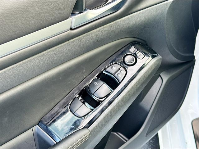 new 2025 Nissan Altima car, priced at $35,253