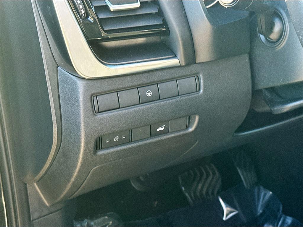 used 2022 Nissan Rogue car, priced at $25,987