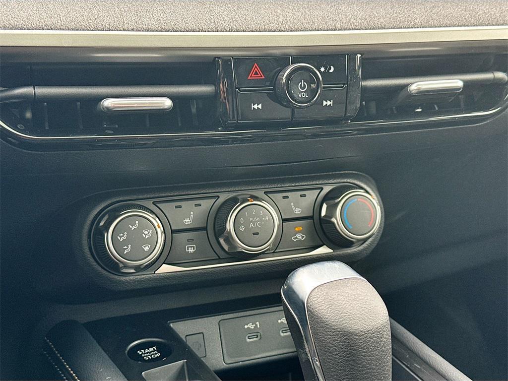 new 2025 Nissan Kicks car, priced at $28,646