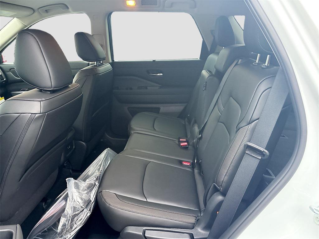 new 2025 Nissan Pathfinder car, priced at $38,936