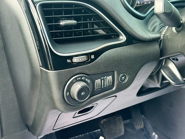 used 2023 Jeep Cherokee car, priced at $24,487