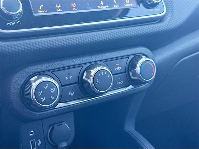 new 2025 Nissan Kicks car, priced at $23,379