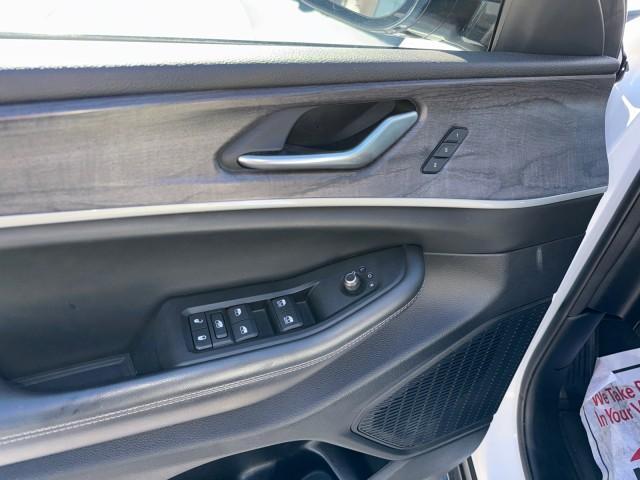 used 2023 Jeep Grand Cherokee car, priced at $28,999