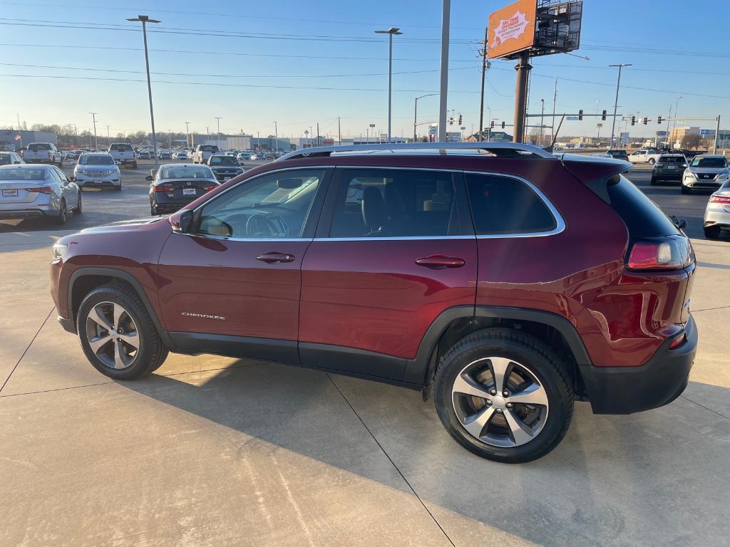 used 2019 Jeep Cherokee car