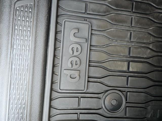 used 2022 Jeep Grand Cherokee car, priced at $30,997