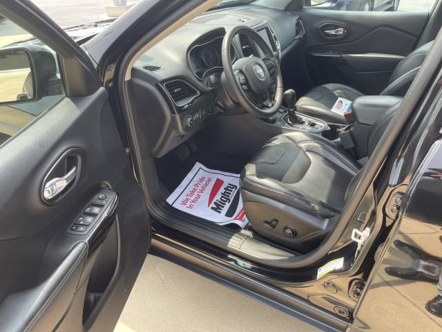 used 2023 Jeep Cherokee car, priced at $24,997