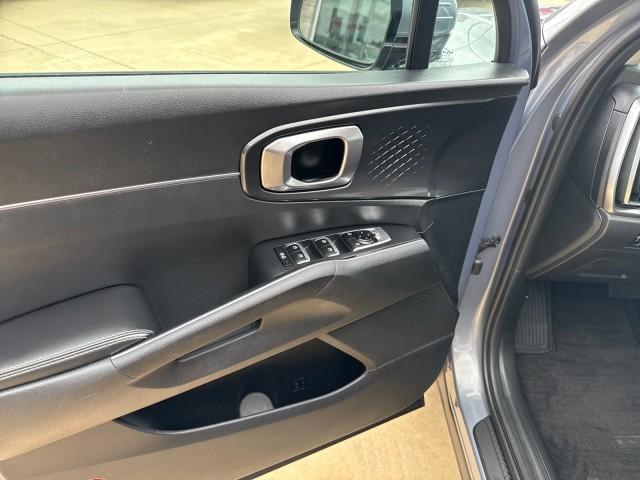 used 2024 Kia Sorento car, priced at $32,079