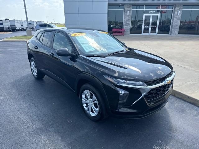 used 2025 Chevrolet Trax car