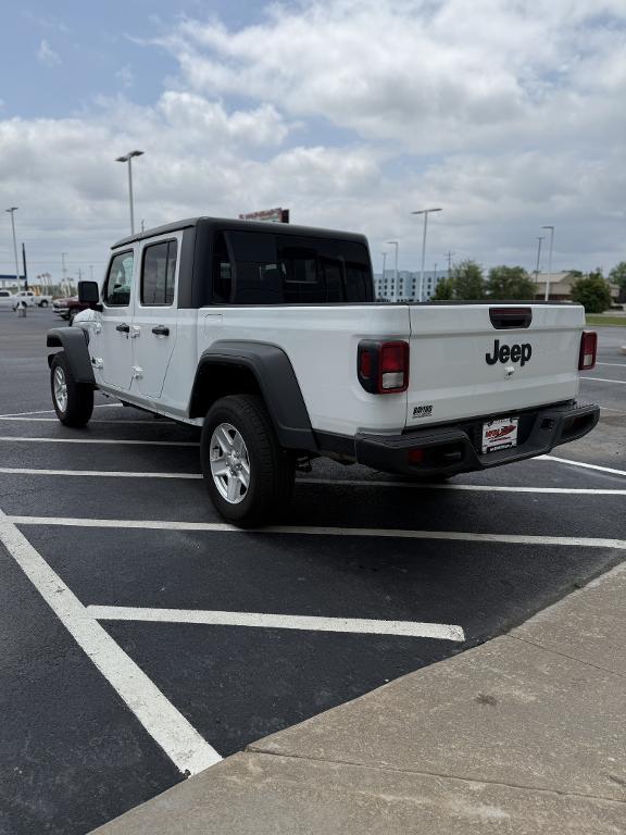 used 2023 Jeep Gladiator car, priced at $31,999