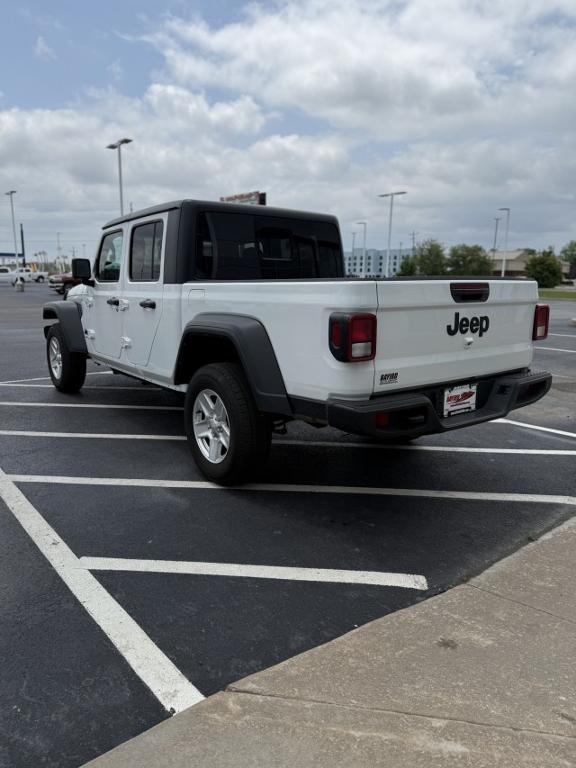 used 2023 Jeep Gladiator car, priced at $31,999