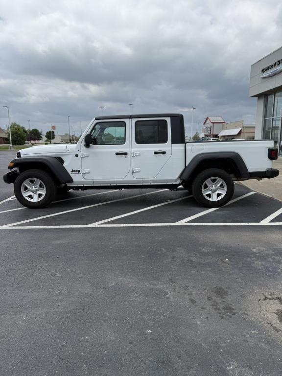 used 2023 Jeep Gladiator car, priced at $31,999