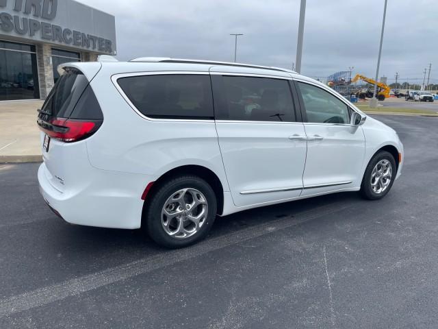 used 2021 Chrysler Pacifica car, priced at $28,999