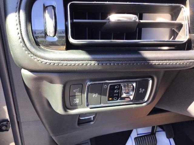 used 2022 Lincoln Nautilus car, priced at $37,700