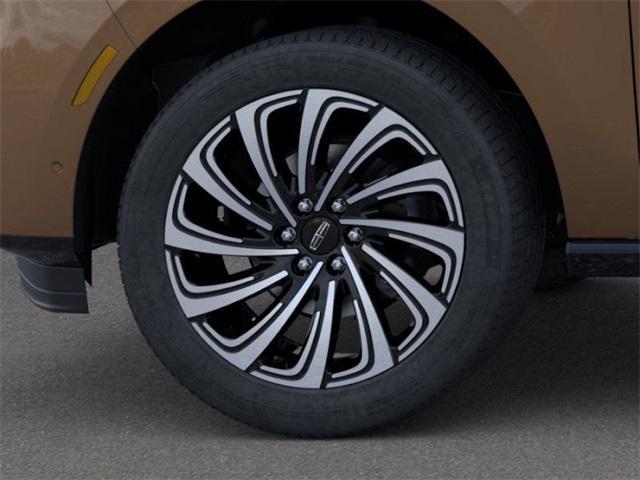 new 2025 Lincoln Navigator car, priced at $121,960