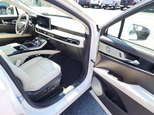 used 2022 Lincoln Nautilus car, priced at $42,900