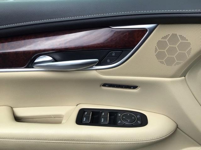 used 2019 Cadillac XT5 car, priced at $22,500