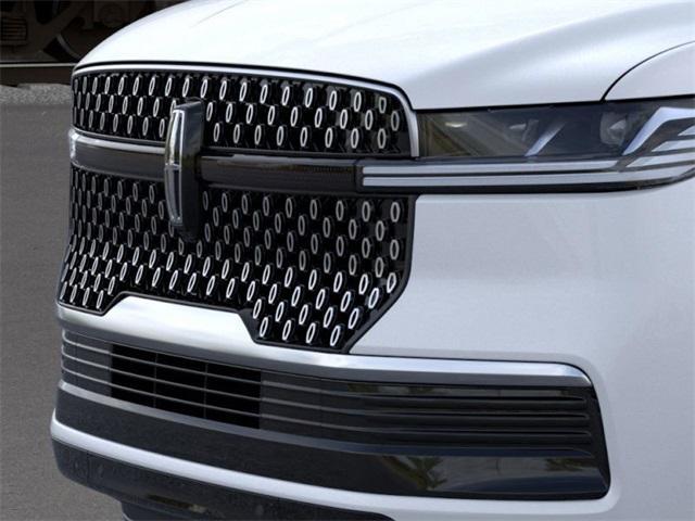 new 2025 Lincoln Navigator car, priced at $106,675
