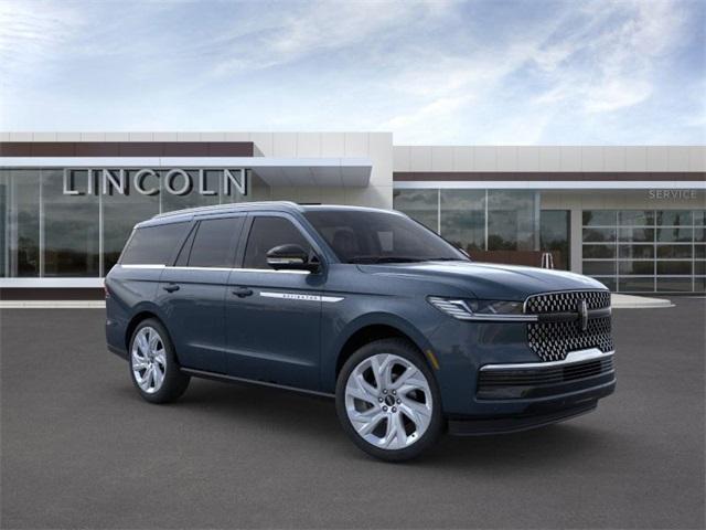 new 2025 Lincoln Navigator car, priced at $106,675