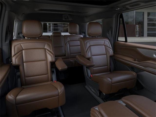 new 2025 Lincoln Navigator car, priced at $106,675