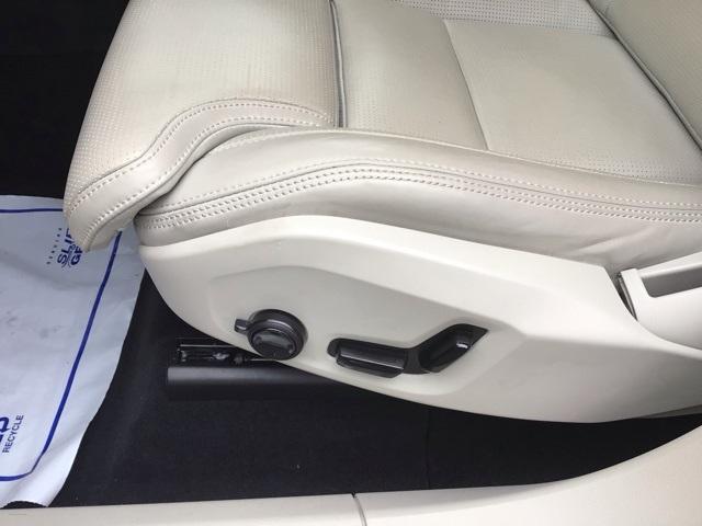 used 2022 Volvo XC60 car, priced at $34,600