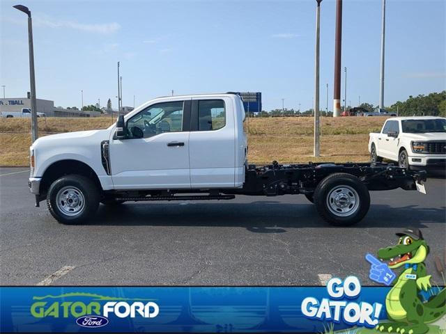 new 2025 Ford F-250 car, priced at $52,443