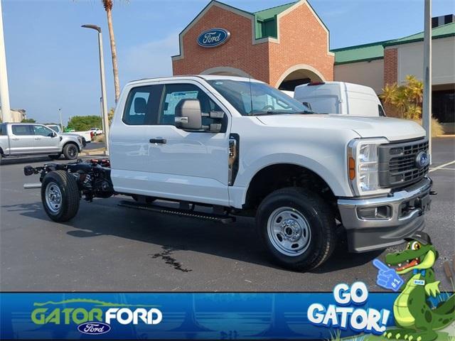 new 2025 Ford F-250 car, priced at $52,443