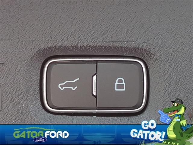 new 2025 Ford Expedition car, priced at $60,548